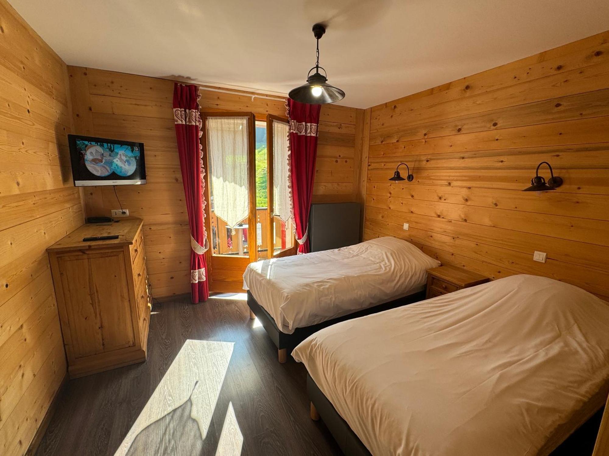 Le Schuss Otel Châtel Dış mekan fotoğraf